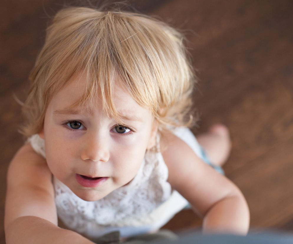 Jak rozmawiać z dwulatkiem, żeby słuchał? Te 3 triki działają na każdego uparciucha