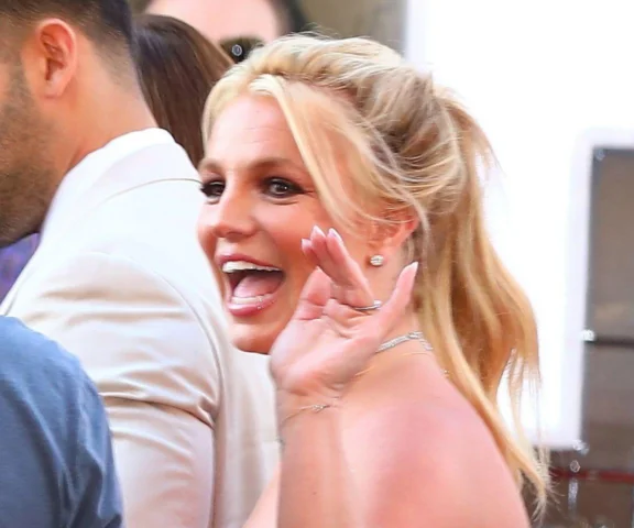 Britney Spears poszła do fryzjera. Na nowym zdjęciu trudno ją rozpoznać!