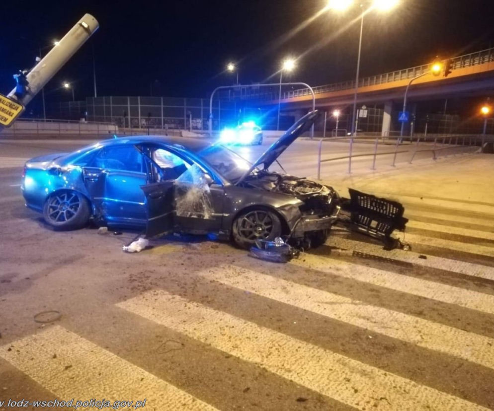 Pościg za pijanym 41-latkiem zakończył się wypadkiem na Bartoszewskiego w Łodzi