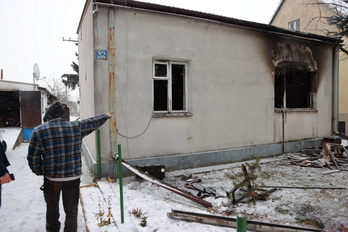 Tyle zostało z podpalonego domu w Nowych Grocholicach