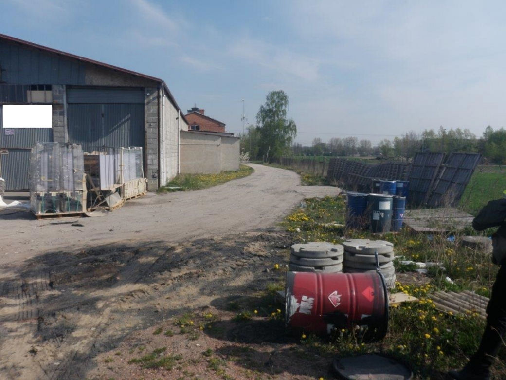 Samorząd Mazowsza pomoże w usunięciu 2 tys. ton chemikaliów. „Składowano je pod gołym niebem”