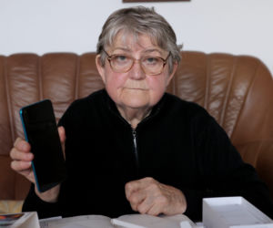 Okradli ją na 50 tys. zł.! Seniorka zbierała pieniądze na chorą wnuczkę