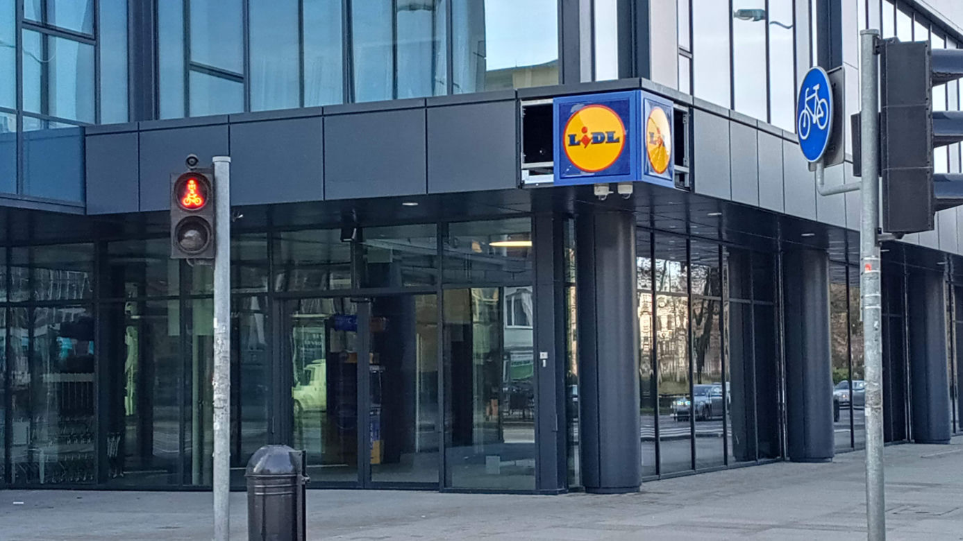 Szyld sklepu Lidl w szczecińskim "Posejdonie" budzi wiele kontrowersji