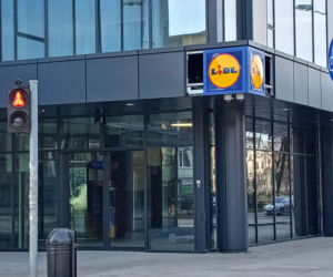 Szyld sklepu Lidl w szczecińskim Posejdonie budzi wiele kontrowersji