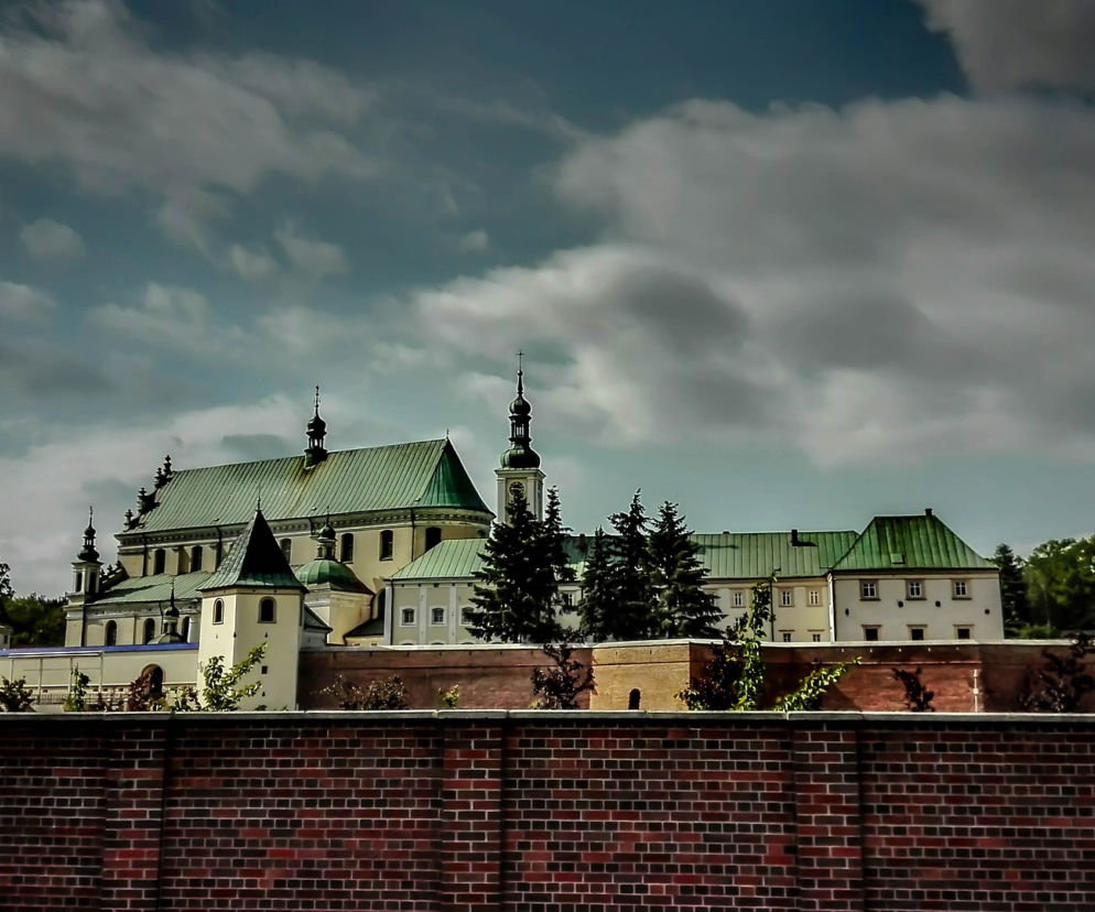 Koronawirus w  Leżajsku: Szpital wstrzymuje przyjęcia, nawet na porodówkę