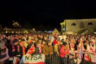 Setki kibiców pożegnały Kamila Stocha