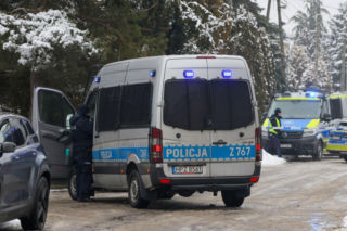 Zwłoki dwóch osób w domu w Warszawie. W środku zabarykadował się mężczyzna, został zatrzymany