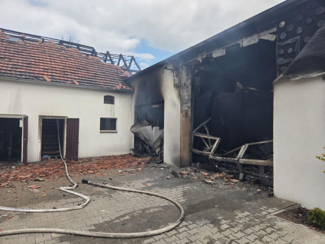 Pożar w hali w Lipnie koło Leszna. W środku części samochodowe