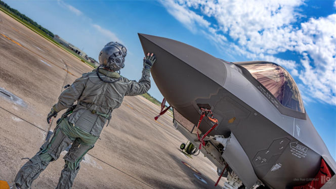 Polskie F-35 w powietrzu. Rajd "Powitanie z Polską" nad największymi miastami