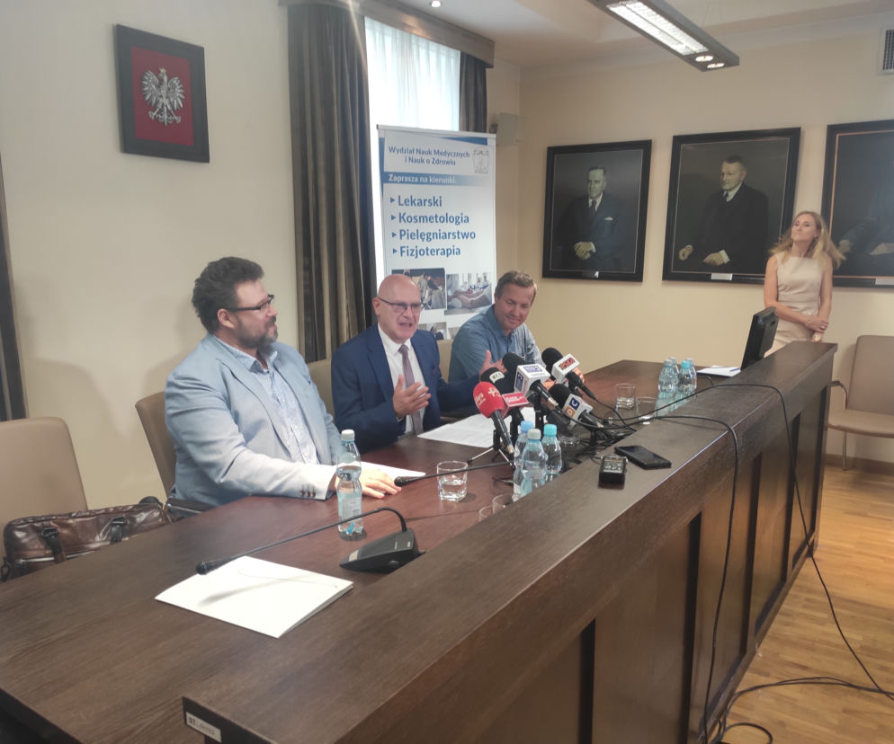 Zdjęcie z briefingu prasowego
