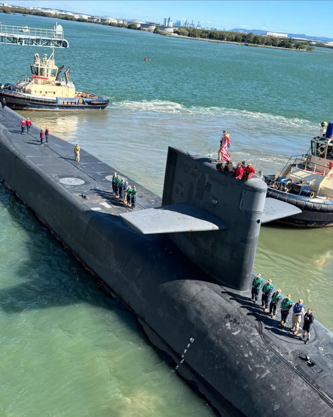 Wojna pałaców o atomowy guzik. Czyj parasol nuklearny ochroni Polskę: francuski czy amerykański?