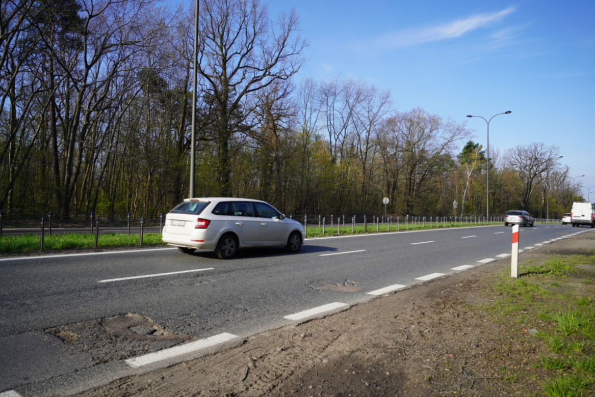 Drogowcy wyremontują dziurawy wlot do Warszawy. Do tej pory nie było na to pieniędzy 