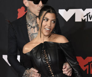 Kourtney Kardashian i Travis Barker na gali VMA 2021