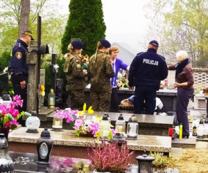 Stop złodziejom grasującym na cmentarzach! Policja ma na nich sposób [ZDJĘCIA]