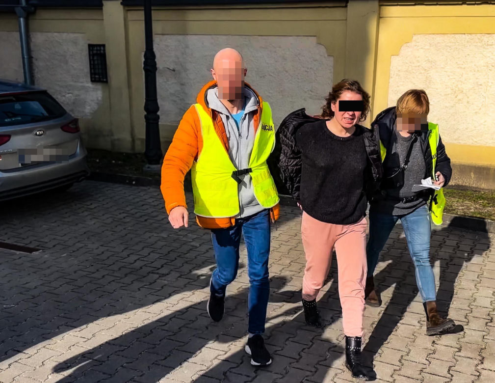 Dwa gołębie na grobie zamordowanych przez córkę rodziców. Ten znak poruszył Ostródę