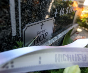 Tajemnicza śmierć i pogrzeb w sekrecie. Znany prokurator Jerzy Hop i jego syn nie żyją. Ostatnie pożegnanie