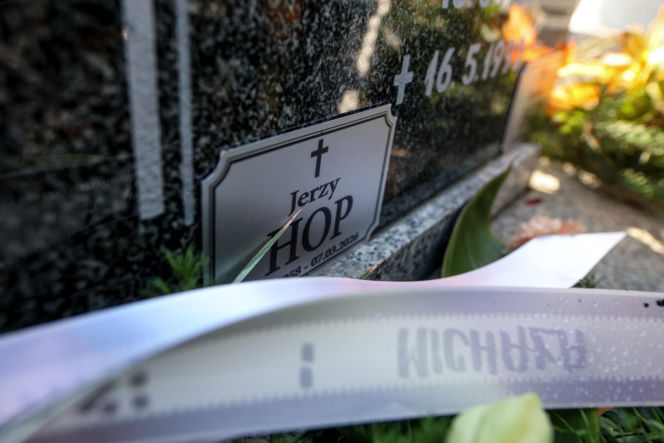 Tajemnicza śmierć i pogrzeb w sekrecie. Znany prokurator Jerzy Hop i jego syn nie żyją. Ostatnie pożegnanie