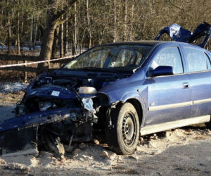 Borów: Koszmar na drodze. 47-latek nie żyje, trzy osoby w szpitalu