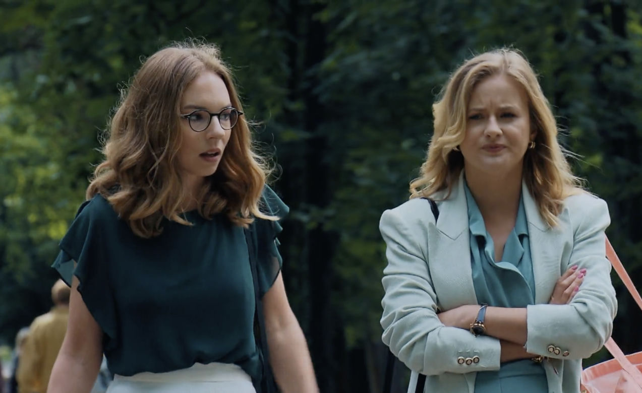 M jak miłość, odcinek 1692: Julia (Marta Chodorowska), Sylwia (Hanna Turnau)