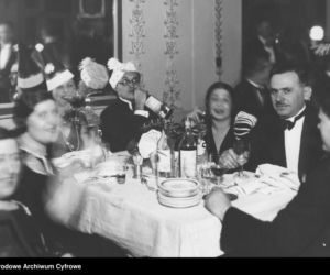 Sylwestrowe bale w II RP. Elegancja, szampan i mazur o północy