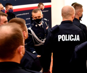 Nowi policjanci w woj. podlaskim. Ślubowanie złożyło 12 policjantów