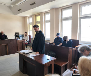 Jechał pod wpływem alkoholu, rozbił mercedesa o słup. 18-letnia Ania zginęła na miejscu