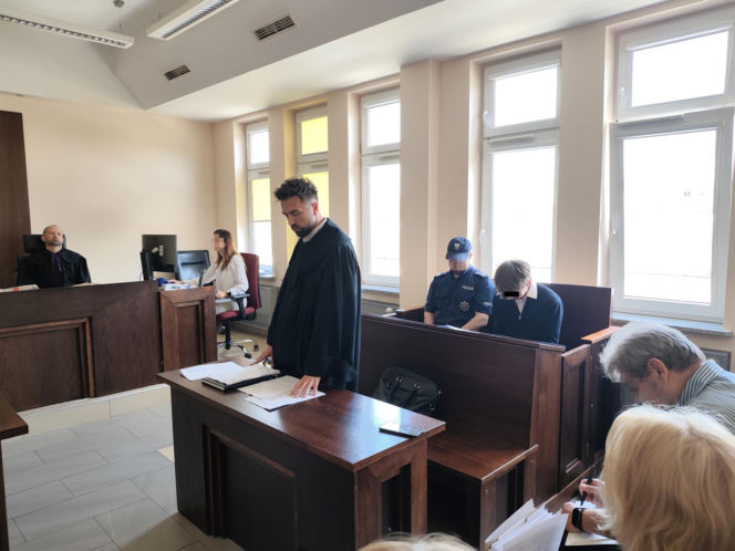 Jechał pod wpływem alkoholu, rozbił mercedesa o słup. 18-letnia Ania zginęła na miejscu