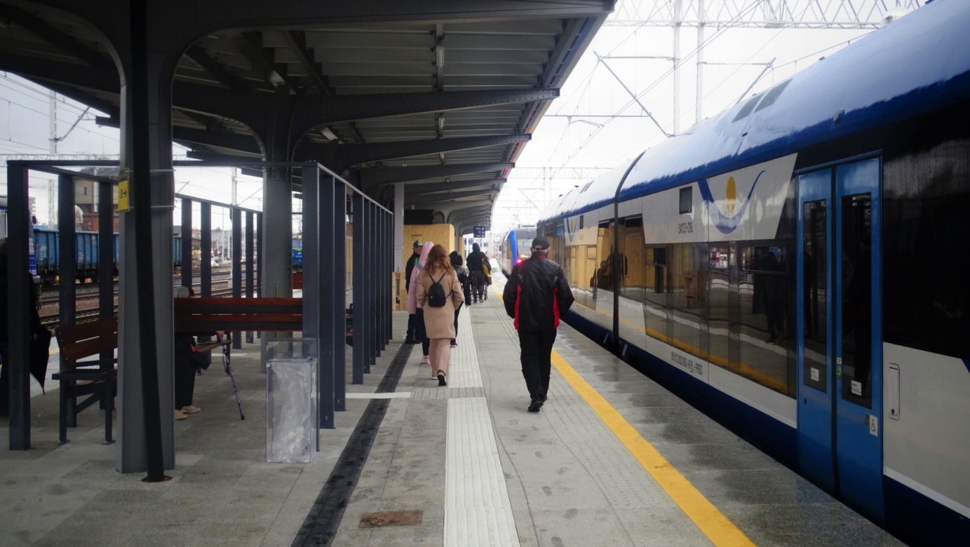 Nowy peron na stacji Olsztyn Główny gotowy. PKP pokazały zdjęcia