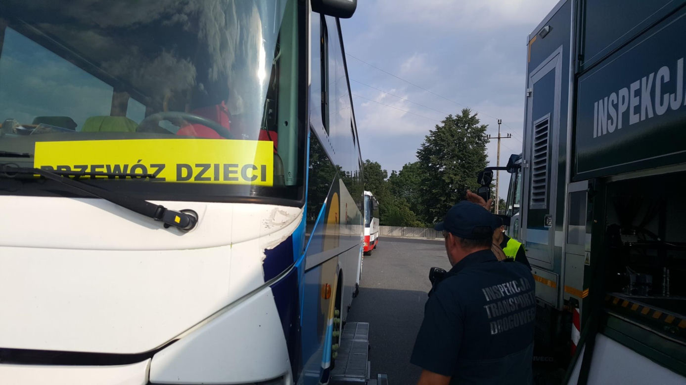 W jakim stanie są autobusy wożące dzieci do szkół? Skrupulatnie sprawdza to właśnie Inspekcja Transportu Drogowego