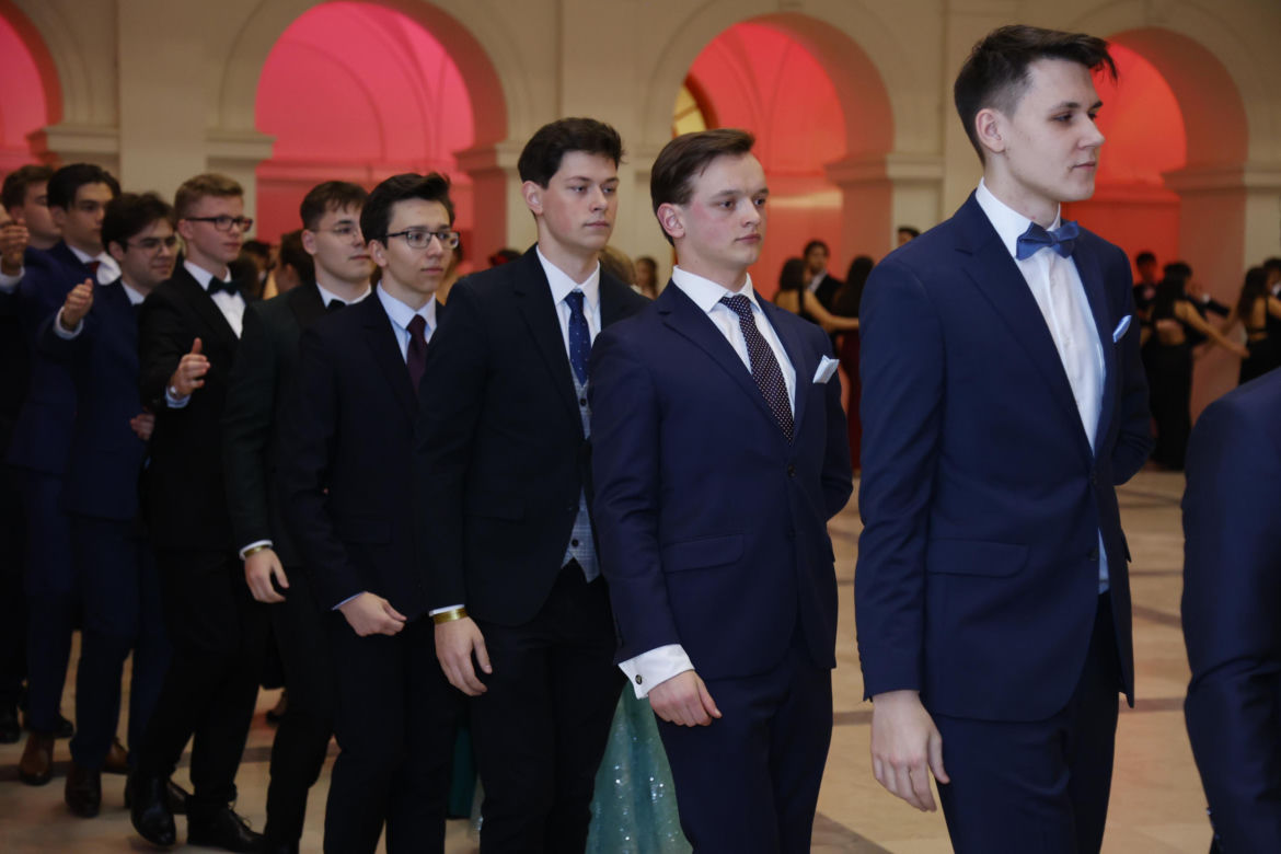 Studniówka 2024 XXXVII LO im. Jarosława Dąbrowskiego - zdjęcia