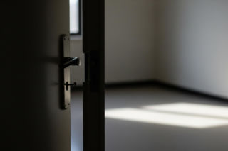 Napad na Żabkę w Tychach. Co wiemy o zuchwałym sprawcy?