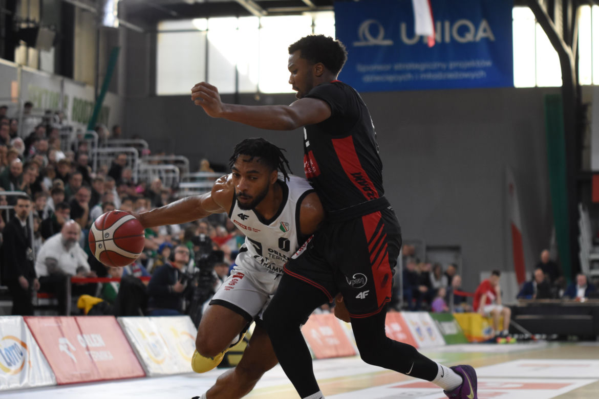 Legia Warszawa wygrała 87:76 z Energą Czarnymi Słupsk