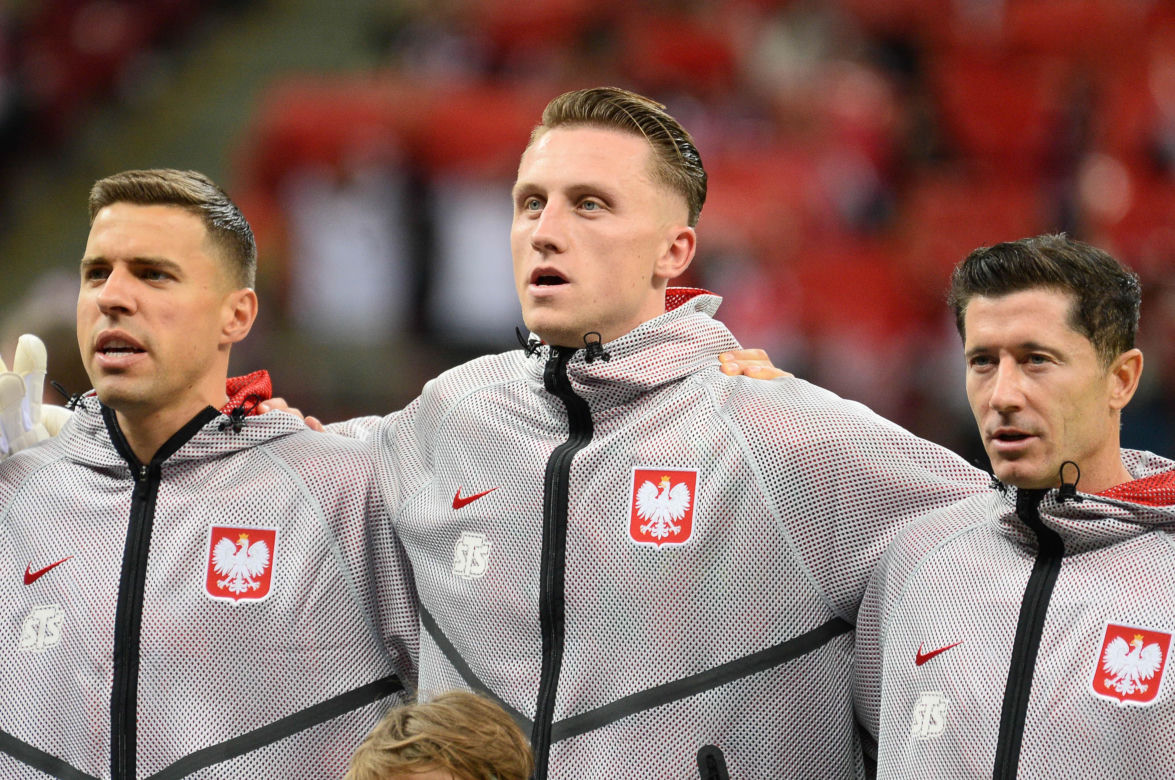 Anna Lewandowska z teściową i jej partnerem na meczu Polska - Bośnia