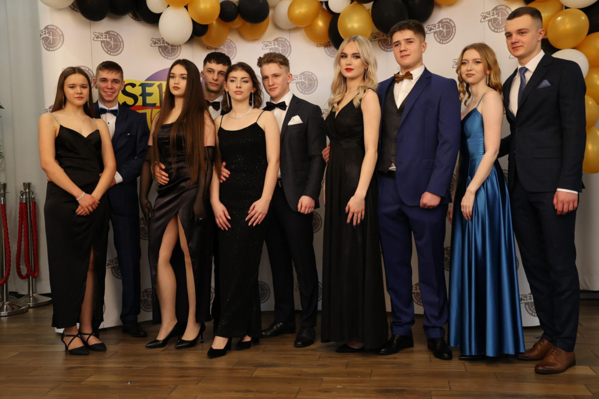 Studniówka Zespołu Szkół Elektronicznych w Lublinie. Tak bawią się tegoroczni maturzyści! 