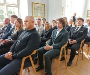 Dwadzieścioro młodych zdolnych. W Lesznie wręczono Laury Oświaty