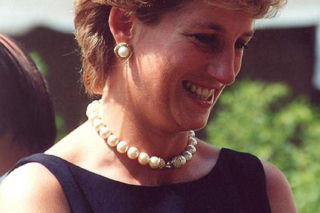 Ta fryzura będzie hitem sezonu. Inspiracją cięcie, które nosiła słynna ikona stylu