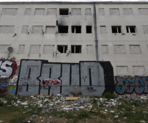 „Czarnobyl” Warszawy zniknie z mapy. „Smród, fetor i grzyb”. Tak wyglądało życie w „13 dzielnicy”