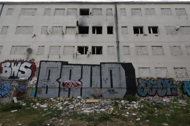 „Czarnobyl” Warszawy zniknie z mapy. „Smród, fetor i grzyb”. Tak wyglądało życie w „13 dzielnicy”