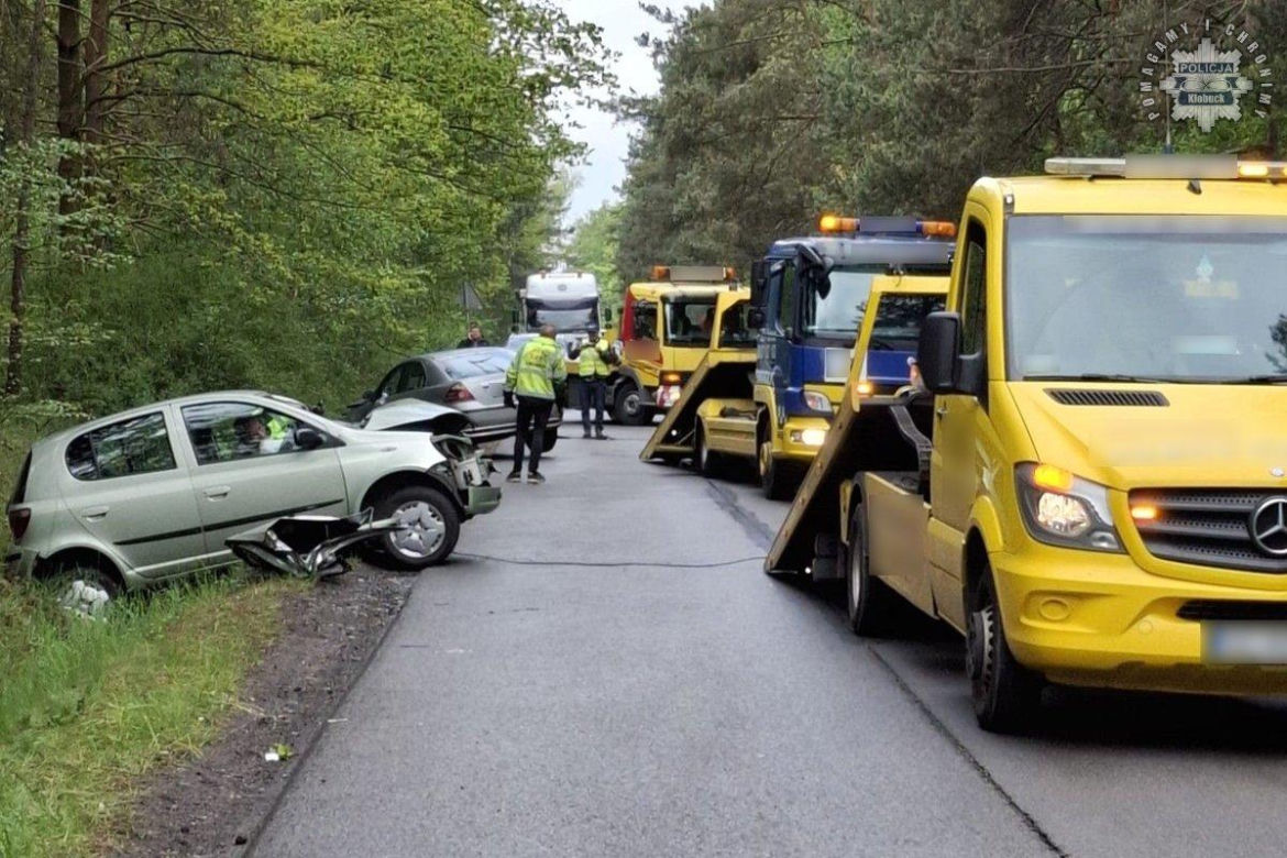 Amfetaminowy rajd grozy na Śląsku! 25-latek rozbił auto. Dwie osoby w szpitalu