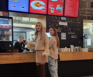 Joanna Krupa z siostrą Martą. Zjadły w mlecznym i poszły po patelnię