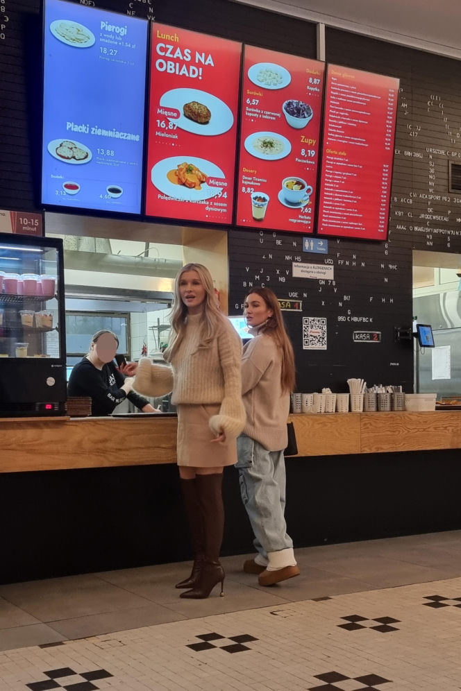 Joanna Krupa z siostrą Martą. Zjadły w mlecznym i poszły po patelnię