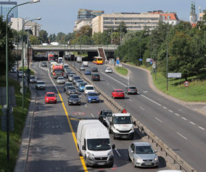 Trasa Łazienkowska stanęła. Drogowcy rozpoczęli remont