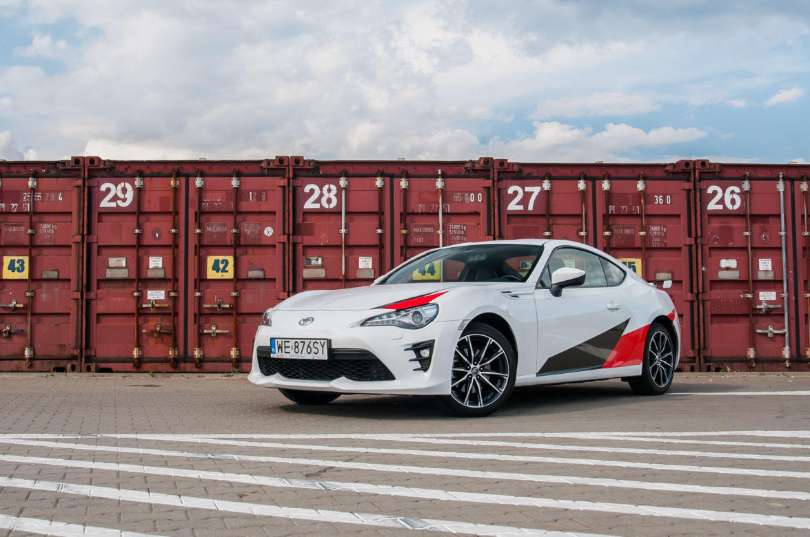 Toyota GT86 2.0 Boxer 200 KM 6MT 