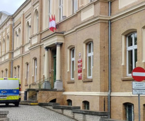 Oblał się benzyną i wszedł do urzędu! Groził, że się podpali