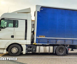 Policjanci zatrzymali pijanego kierowcę ciężarówki