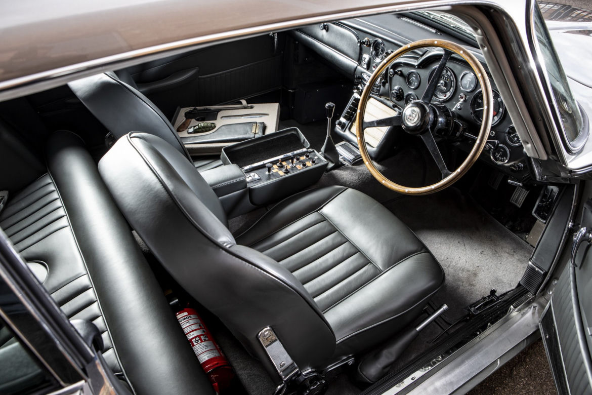 Oryginalny Aston Martin DB5 Jamesa Bonda