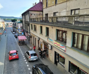 Zapłonęła w nim pierwsza na świecie uliczna lampa naftowa. To jedno z najpiękniejszych miast w Małopolsce