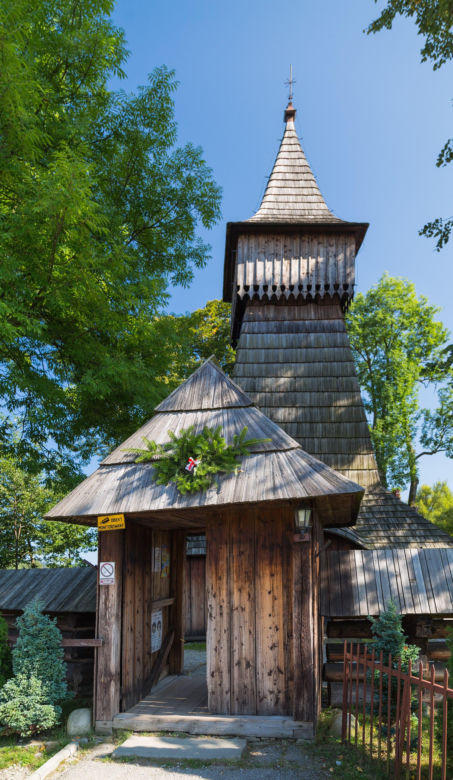 Ta małopolska wieś zachwyca wyjątkowym zabytkiem z listy UNESCO. Kiedyś należała do króla