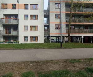 Balkony z widokiem na ścianę