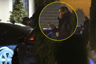 Wyjazdowe posiedzenie PiS. Zawieźli ich autokarami do pięknego miejsca 